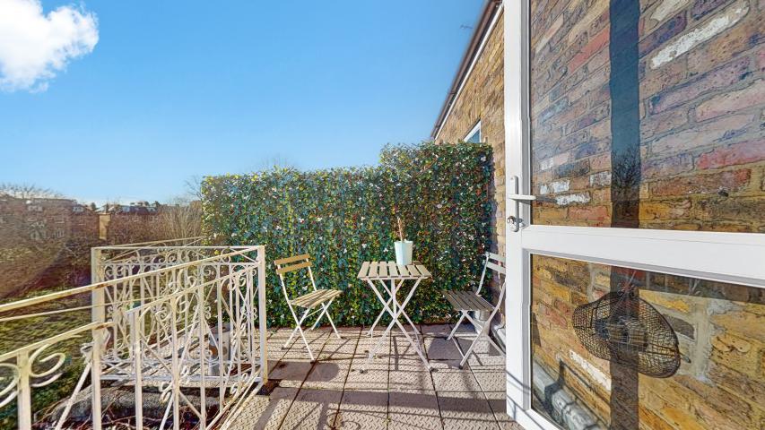 Modern Apartment Broadhurst Gardens, West Hampstead